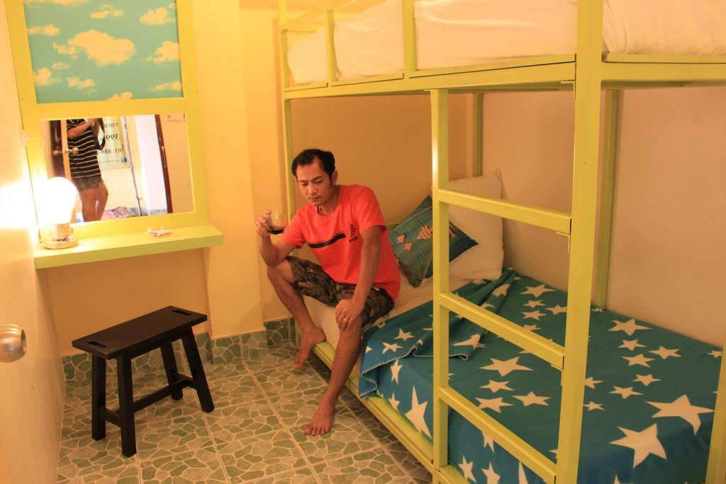 Tid Tarad Hostel Hua Hin Room photo